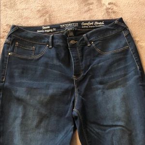 Dark wash skinny jeans